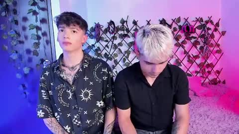 Snapshot of chriss_wg_ chatting on April 2026 09:23:01 PM Christian Wang online show from April 2026 09:23:01 PM