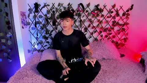 Snapshot of chriss_wg_ chatting on April 2026 09:59:01 PM Christian Wang online show from April 2026 09:59:01 PM