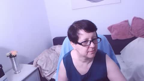 Christa online show from October 2025 02:23:02 PM