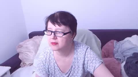 Christa online show from November 2025 04:44:02 AM