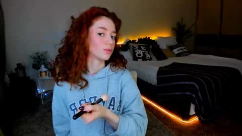 Snapshot of christinaconteeree chatting on December 2025 03:24:02 AM christinaconteeree online show from December 2025 03:24:02 AM