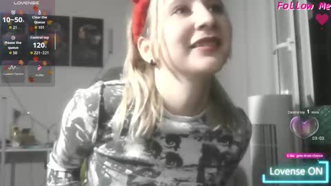 Snapshot of christinafiveplus chatting on October 2025 05:33:01 PM christinafiveplus online show from October 2025 05:33:01 PM
