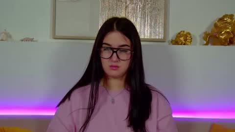 Snapshot of christinamilton chatting on November 2025 06:30:02 PM Christina online show from November 2025 06:30:02 PM