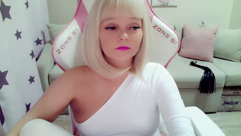 Snapshot of christirose chatting on January 2025 06:39:01 AM Christi online show from January 2025 06:39:01 AM