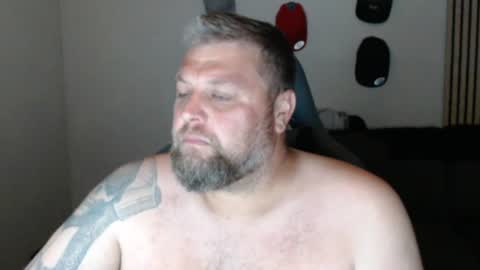 Snapshot of chrizz80 chatting on June 2026 10:42:01 PM Chrizz online show from June 2026 10:42:01 PM