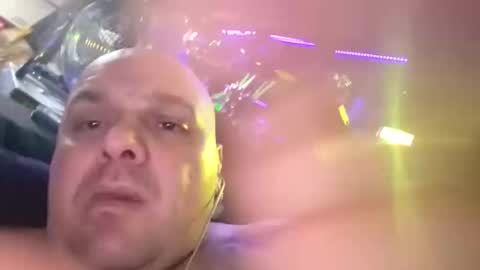 Snapshot of chubbyissy chatting on October 2025 07:05:02 AM Chubbydutch man online show from October 2025 07:05:02 AM