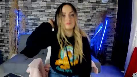 Snapshot of ciindy_lovee chatting on October 2025 03:43:01 PM Ciindy Lovers online show from October 2025 03:43:01 PM