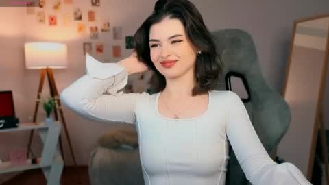 Snapshot of cindyclub_ chatting on June 2026 03:35:01 AM Rebbeka online show from June 2026 03:35:01 AM