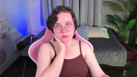 Lily  online show from September 2025 11:55:02 AM
