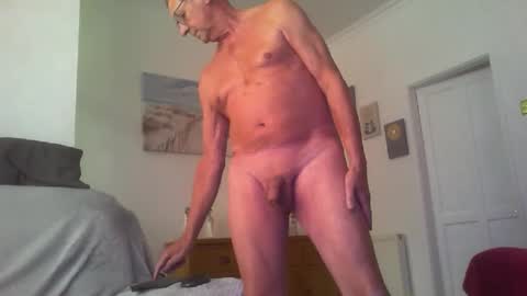 Snapshot of cineman22 chatting on October 2025 11:50:01 AM Cineman22 online show from October 2025 11:50:01 AM