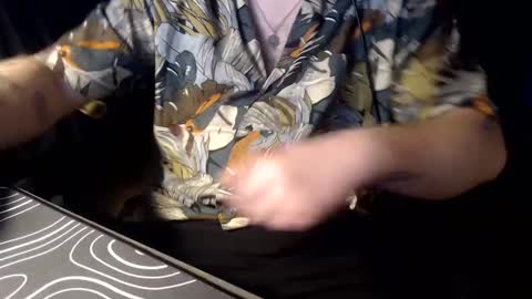 Snapshot of cinnamonbunzsz chatting on December 2024 01:04:02 AM cinnamon online show from December 2024 01:04:02 AM