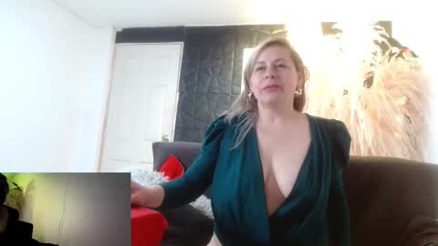 cinthia1609 online show from December 2025 08:48:02 PM