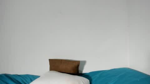 Snapshot of cirosky_elchicopolla chatting on April 2026 03:33:02 AM cirosky_elchicopolla online show from April 2026 03:33:02 AM