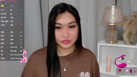 Snapshot of claire_wntr chatting on June 2026 05:19:02 AM CLAIRE online show from June 2026 05:19:02 AM