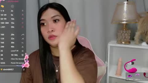 Snapshot of claire_wntr chatting on June 2026 06:40:02 AM CLAIRE online show from June 2026 06:40:02 AM