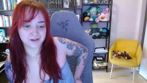 Snapshot of clairebarez chatting on April 2026 12:45:02 AM Claire online show from April 2026 12:45:02 AM