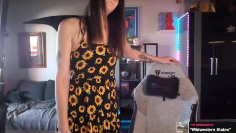 Snapshot of clairedelilah chatting on February 2025 08:09:01 PM Clairedelilah online show from February 2025 08:09:01 PM