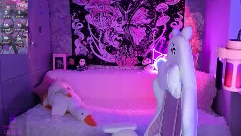 Claire Faers online show from November 2025 06:13:01 PM