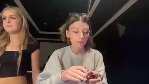 Snapshot of clairewalkerr chatting on October 2025 12:44:02 AM clairewalkerr online show from October 2025 12:44:02 AM