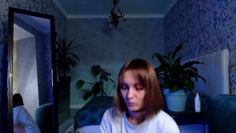 Snapshot of clara_bendover chatting on December 2024 07:11:01 PM Clara online show from December 2024 07:11:01 PM