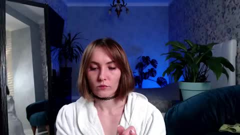 Snapshot of clara_bendover chatting on February 2025 06:10:02 PM Clara online show from February 2025 06:10:02 PM