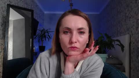 Snapshot of clara_bendover chatting on October 2025 06:20:01 PM Clara online show from October 2025 06:20:01 PM