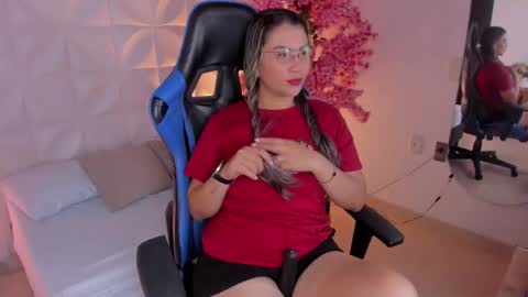 Clara online show from February 2026 07:15:01 PM