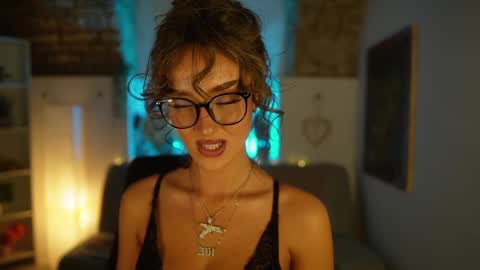 Snapshot of clara_smile chatting on February 2025 11:12:01 PM Clara smile online show from February 2025 11:12:01 PM