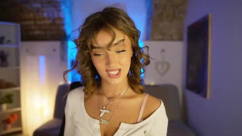 Snapshot of clara_smile chatting on February 2025 07:42:01 PM Clara smile online show from February 2025 07:42:01 PM