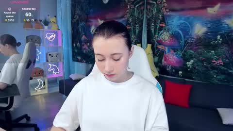 clarabenson online show from September 2025 06:41:02 PM