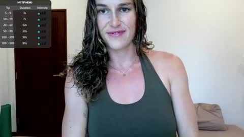 Snapshot of claralafontaine chatting on June 2026 10:47:01 AM claralafontaine online show from June 2026 10:47:01 AM