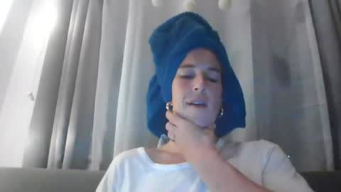 Snapshot of claralafontaine chatting on June 2026 01:57:02 PM claralafontaine online show from June 2026 01:57:02 PM