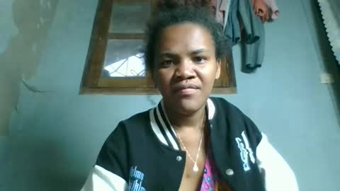 clarisse98 online show from October 2025 02:12:02 AM