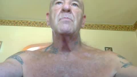 Snapshot of classic_rock_and_oldies chatting on July 2026 01:17:01 PM Pizza online show from July 2026 01:17:01 PM