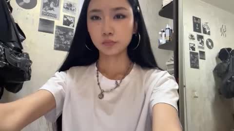 Lili online show from March 2026 10:40:01 AM