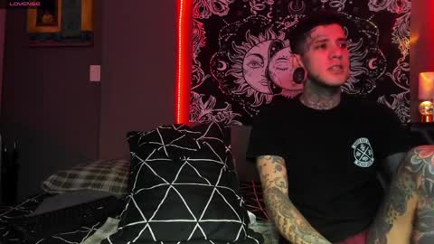 cleo y maikol online show from April 2026 06:08:01 AM