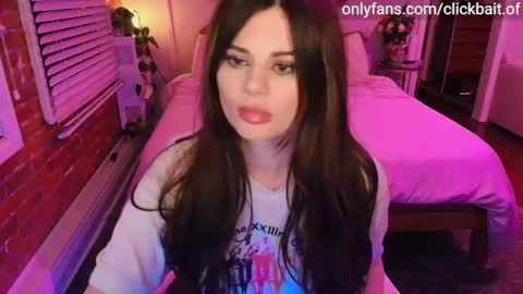 clickbait_ online show from November 2025 08:26:01 AM