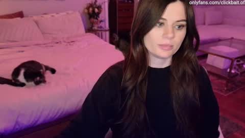 clickbait_ online show from November 2025 06:24:01 AM