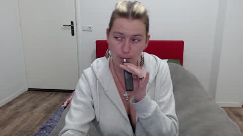 Syl  online show from February 2025 02:05:01 PM