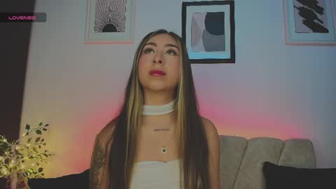 cloe_martinezz_ online show from May 2026 09:21:01 PM