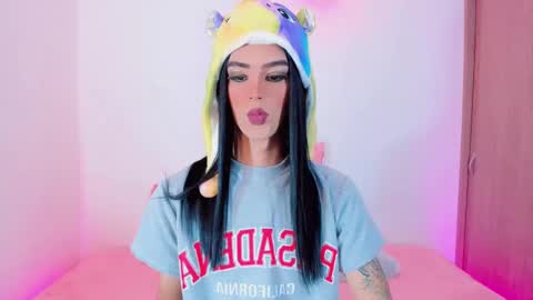 CLOE REMINTON online show from March 2025 10:56:02 AM