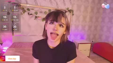 Snapshot of cloee_tay1 chatting on July 2026 11:28:01 AM cloee_tay1 online show from July 2026 11:28:01 AM