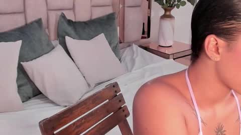 Snapshot of cloemorwen chatting on December 2025 02:17:02 AM Cloe online show from December 2025 02:17:02 AM