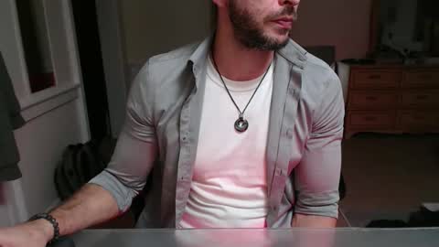 Cloud online show from October 2025 10:34:02 PM