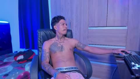 cloud_mckey8 online show from February 2026 04:00:01 AM