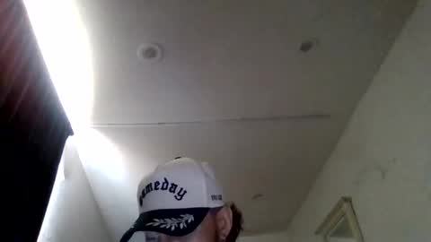 Snapshot of cloudyydayzz chatting on May 2026 10:48:01 PM tallhungandcloudy online show from May 2026 10:48:01 PM