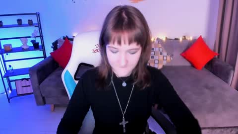 Snapshot of clover_red chatting on January 2025 03:04:01 PM Clover follow me online show from January 2025 03:04:01 PM