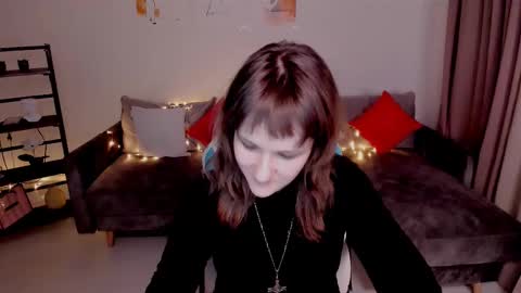 Snapshot of clover_red chatting on March 2025 06:16:01 PM Clover follow me online show from March 2025 06:16:01 PM