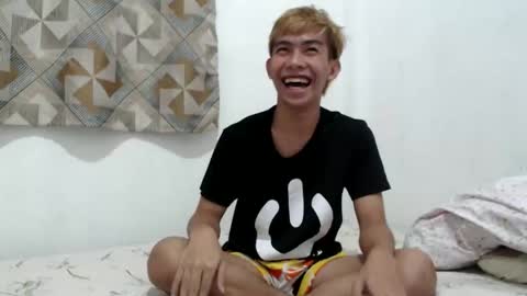 Snapshot of clyde_twinkx chatting on November 2025 09:31:01 AM clyde_twinkx online show from November 2025 09:31:01 AM