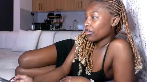 Snapshot of coco_jones_ chatting on November 2025 04:08:02 PM Coco online show from November 2025 04:08:02 PM